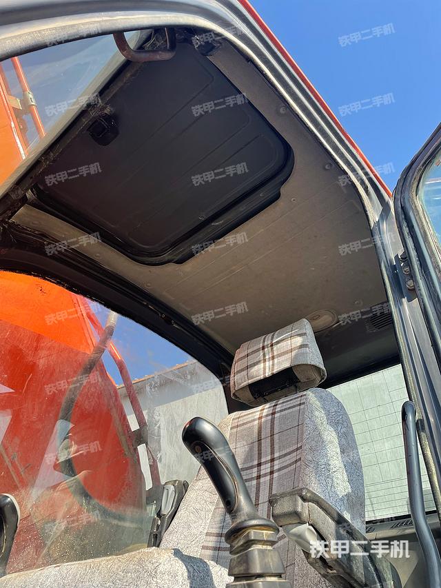 駕駛室頂部（整機(jī)外觀）