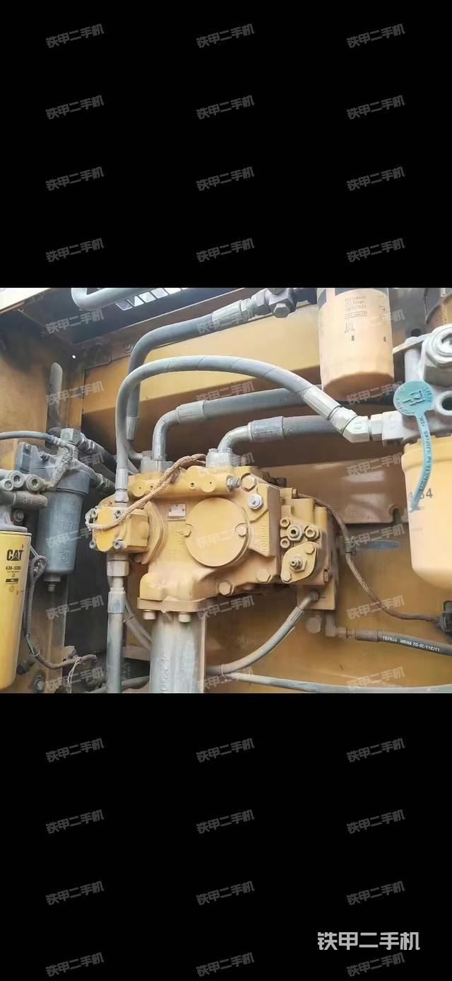 液壓泵艙室正面整體（整機(jī)外觀）