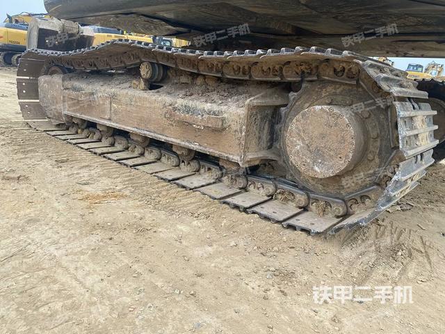 單側(cè)履帶整體（整機(jī)外觀）