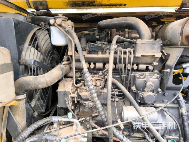 發(fā)動(dòng)機(jī)室（上車(chē)部件）