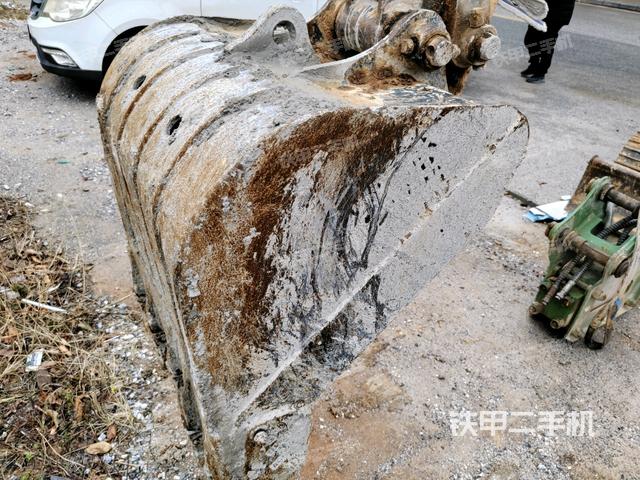 大臂背部俯視（工作和回轉(zhuǎn)裝置）