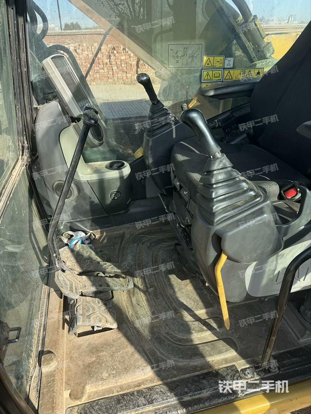 驾驶室整体（整机外观）