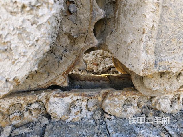 左驅(qū)動輪(行走機構(gòu)) 左驅(qū)動輪(行走機構(gòu))