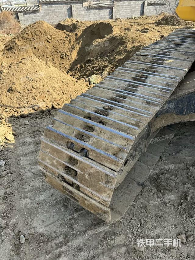 單側(cè)履帶整體（整機(jī)外觀）