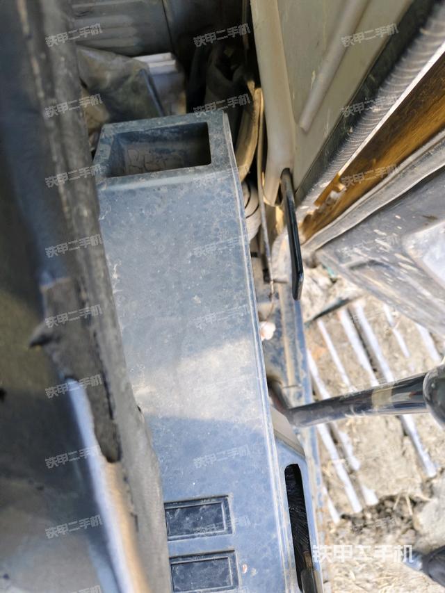 座椅左側(cè)控制臺(tái)/音響/含左手柄（駕駛室部分）