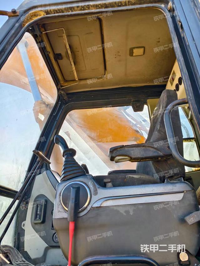 驾驶室整体（整机外观）