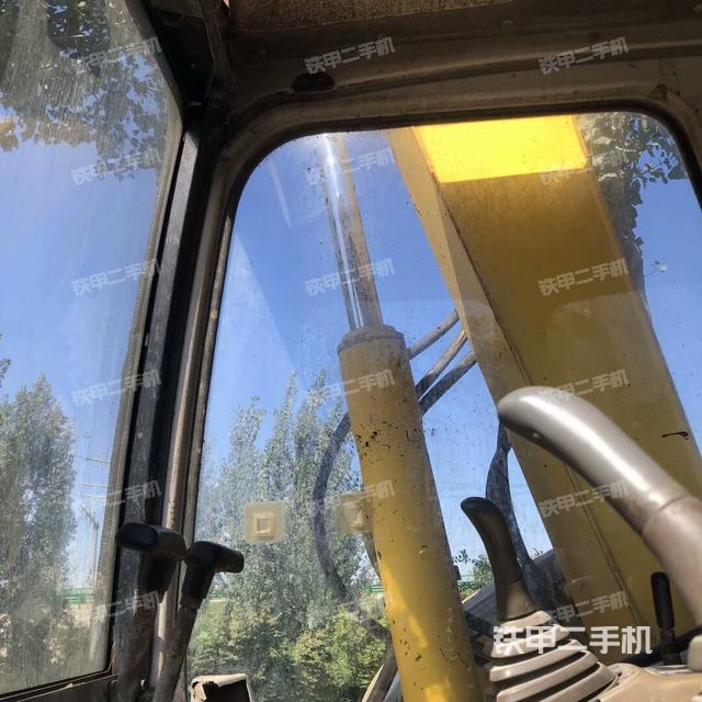 駕駛室頂部（整機(jī)外觀）