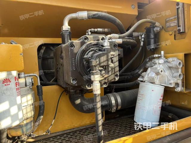 液壓泵艙室正面整體（整機(jī)外觀）