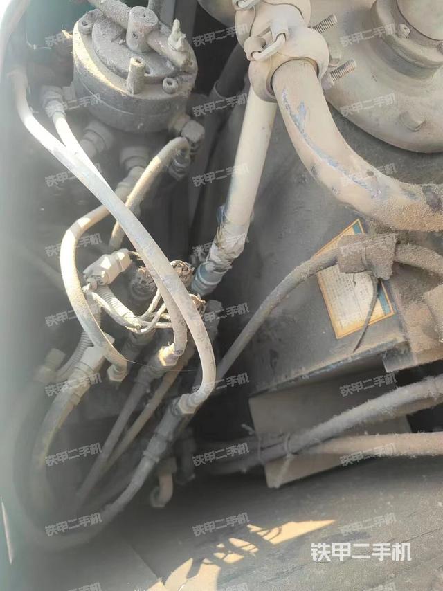 回转马达和主控阀（整机外观）