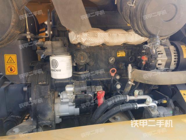 發(fā)動機整體俯視(整機外觀) 發(fā)動機整體俯視(整機外觀)