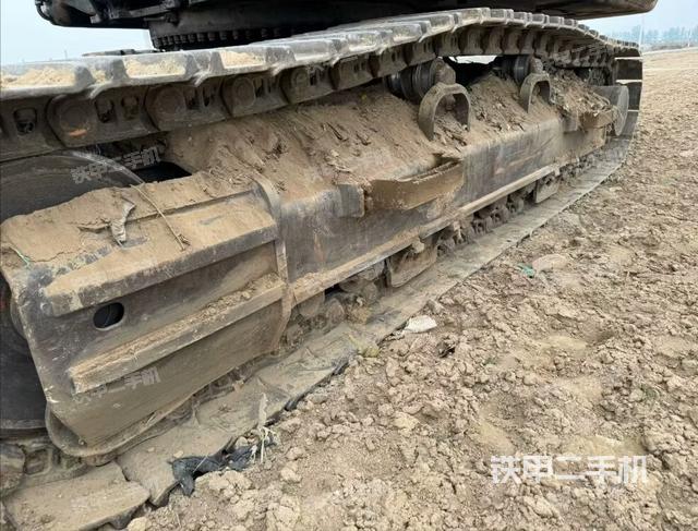 單側(cè)履帶整體（整機(jī)外觀）