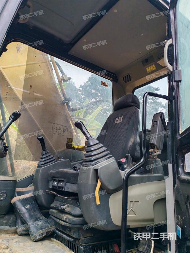 駕駛室整體（整機(jī)外觀）