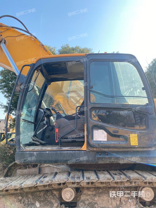 驾驶室整体（整机外观）