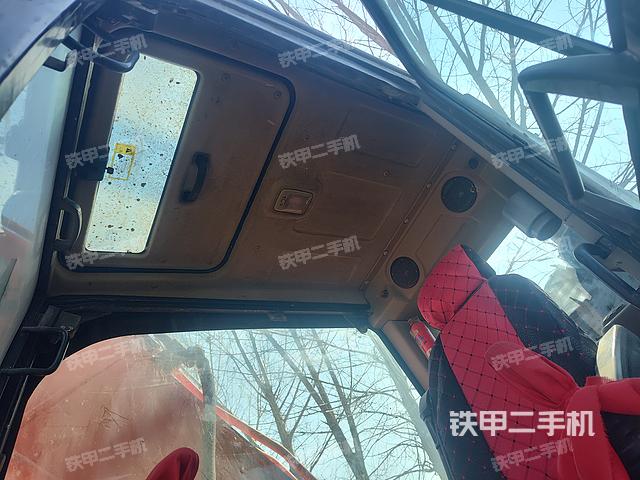 驾驶室顶部（整机外观）