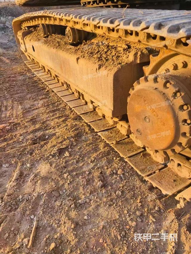 单侧履带整体（整机外观）