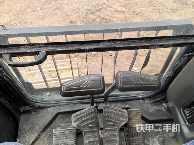 驾驶室整体（整机外观）