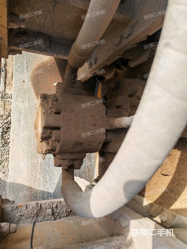 前車架正右側(cè)（壓路機(jī)前后車架）