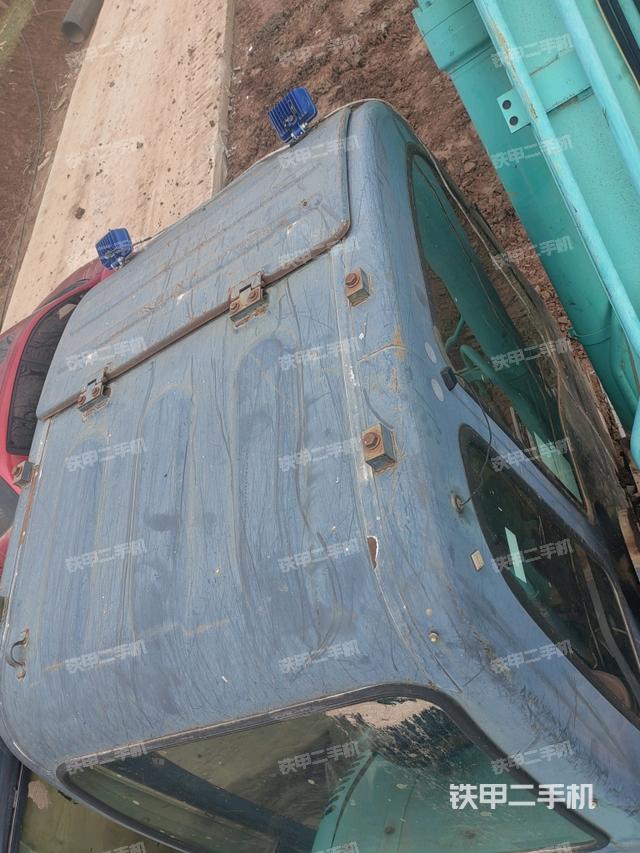 駕駛室整體（整機外觀）