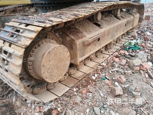 右側(cè)履帶整體(行走機(jī)構(gòu)) 右側(cè)履帶整體(行走機(jī)構(gòu))