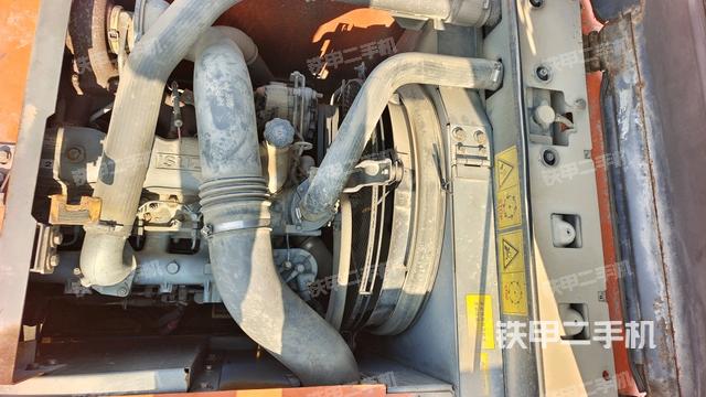 发动机室（上车部件）