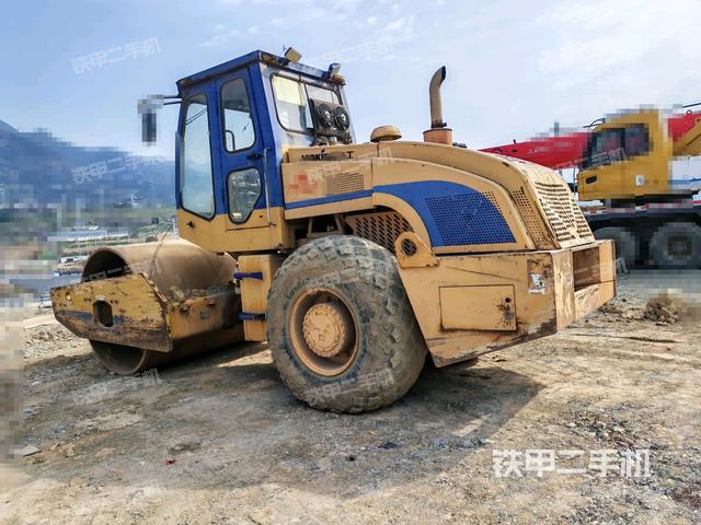 左后45°（壓路機(jī)整機(jī)外觀）