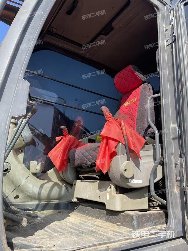 駕駛室整體（整機(jī)外觀）