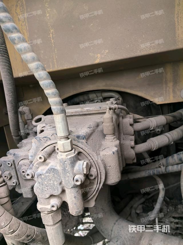 液壓泵斜45?左（大件艙室）