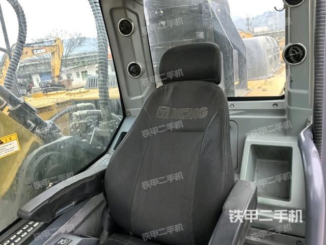 后窗玻璃角標(駕駛室部分) 后窗玻璃角標(駕駛室部分)
