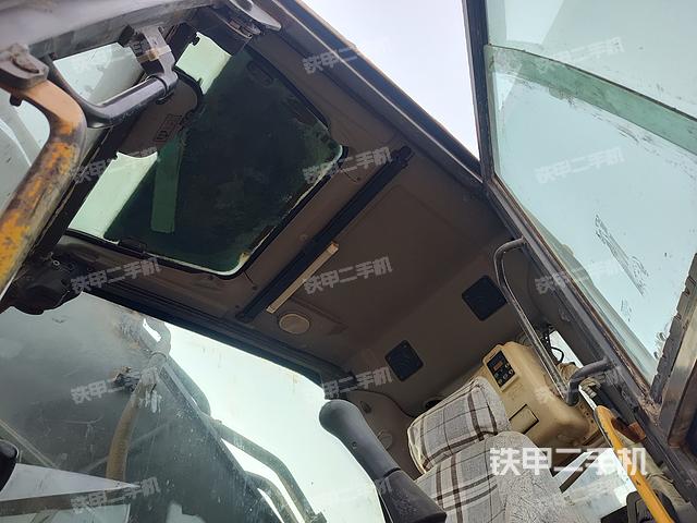 驾驶室顶部（整机外观）