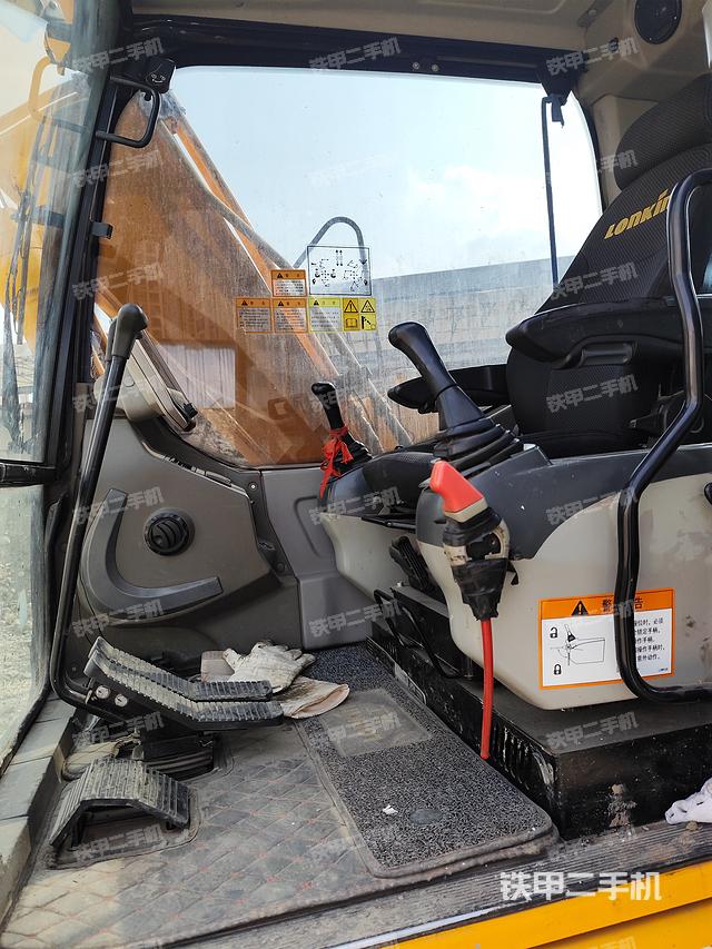 驾驶室整体（整机外观）