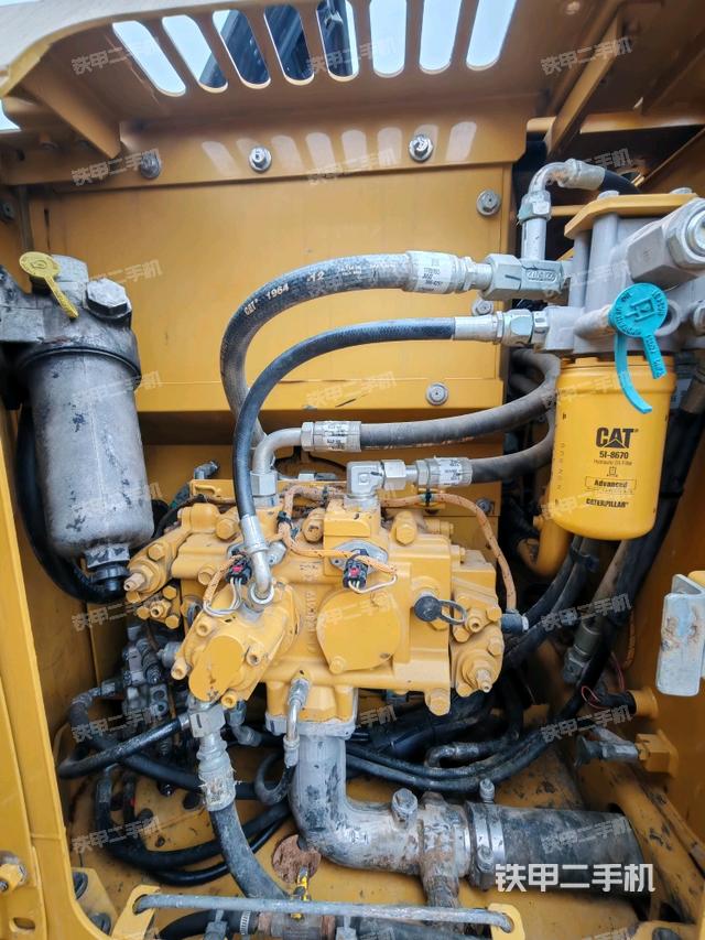 駕駛室頂部（整機(jī)外觀）