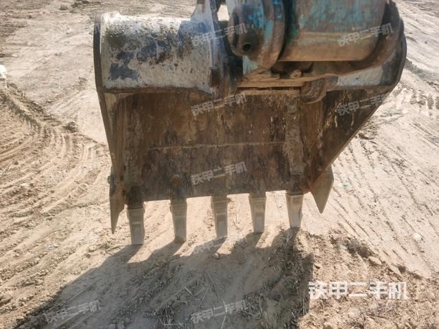 轉(zhuǎn)盤和下車架正前（工作和回轉(zhuǎn)裝置）