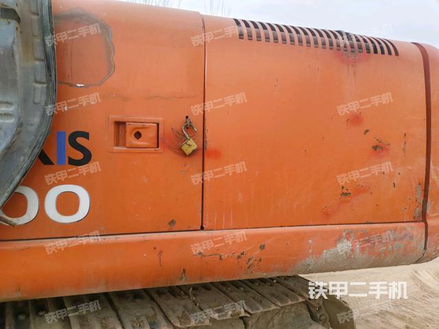 散熱器正面(大件艙室) 散熱器正面(大件艙室)