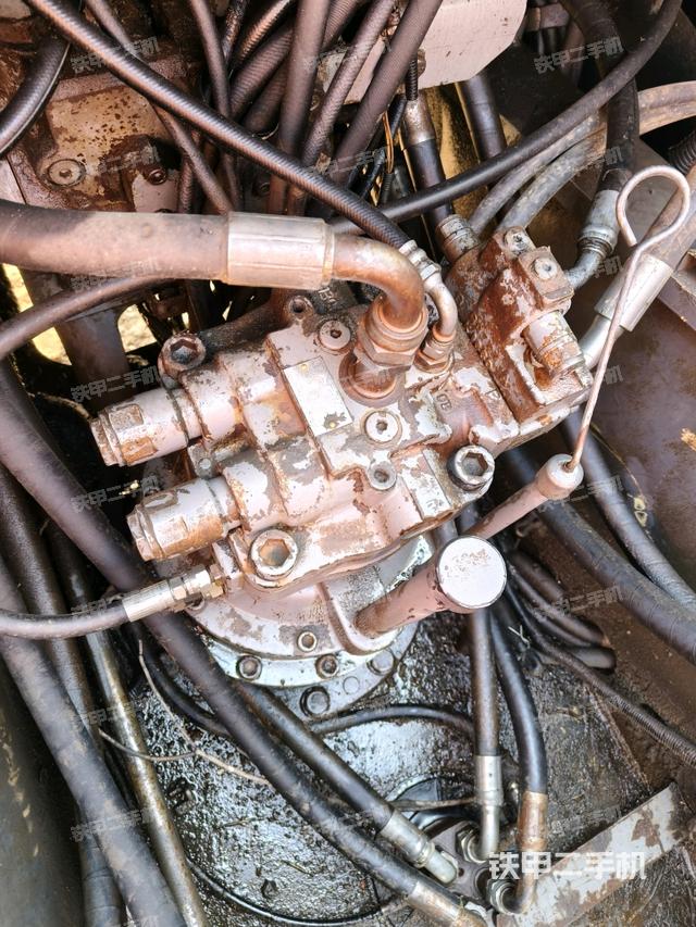 回轉(zhuǎn)馬達(dá)（上車部件）