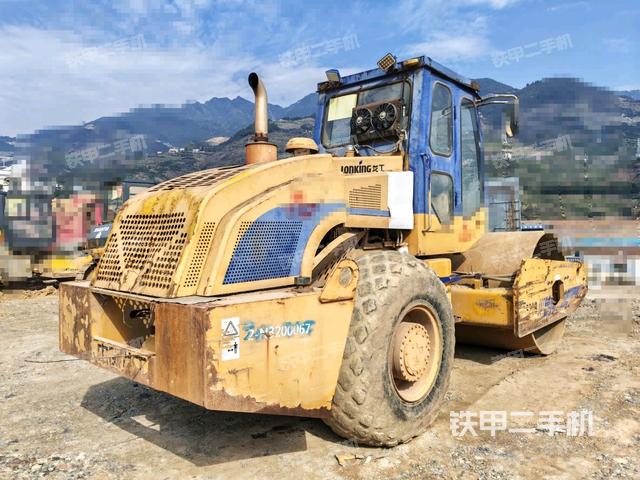 右后45°（壓路機(jī)整機(jī)外觀）