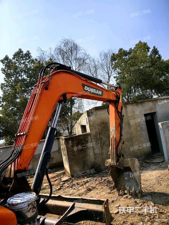 大臂整體?右側(cè)(工作和回轉(zhuǎn)裝置) 大臂整體?右側(cè)(工作和回轉(zhuǎn)裝置)