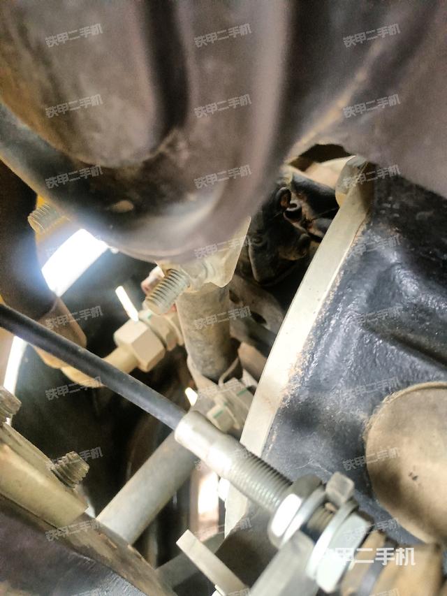液壓泵艙室正面整體(整機(jī)外觀) 液壓泵艙室正面整體(整機(jī)外觀)