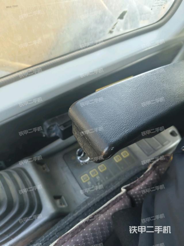 后窗玻璃角標(biāo)（駕駛室部分）