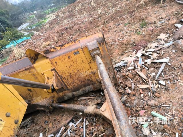 推土鏟左后（推土機底盤及工作裝置）