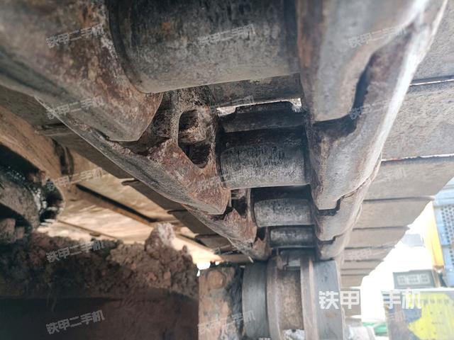 右側(cè)行走馬達蓋板(行走機構(gòu)) 右側(cè)行走馬達蓋板(行走機構(gòu))