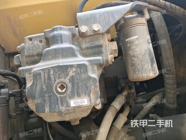 液壓泵斜45?右（大件艙室）