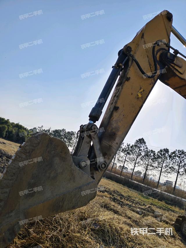 小臂整體左后（工作和回轉(zhuǎn)裝置）