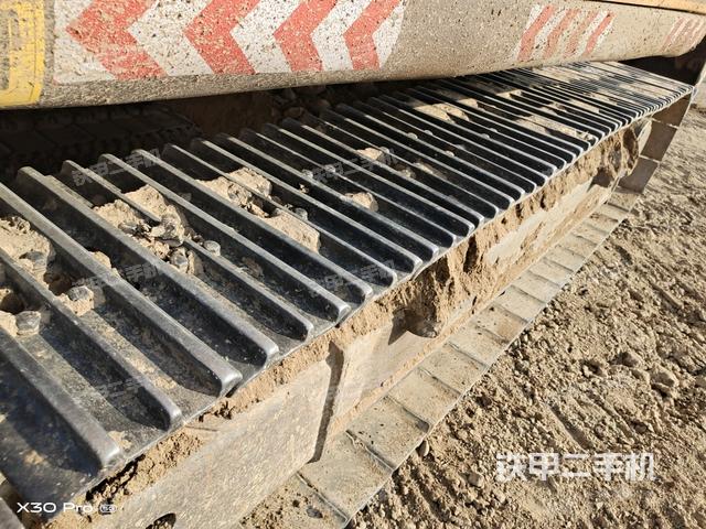 單側(cè)履帶整體（整機(jī)外觀）