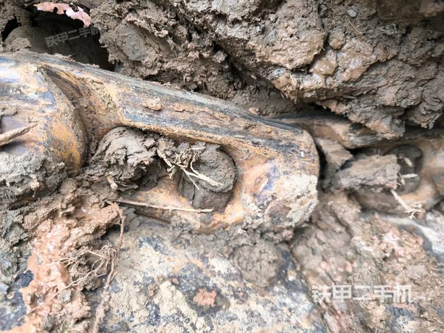 左導(dǎo)向輪（行走機(jī)構(gòu)）