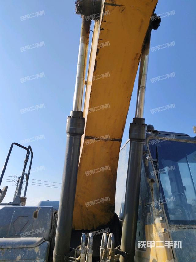 大臂油缸整體?豎拍（工作和回轉(zhuǎn)裝置）