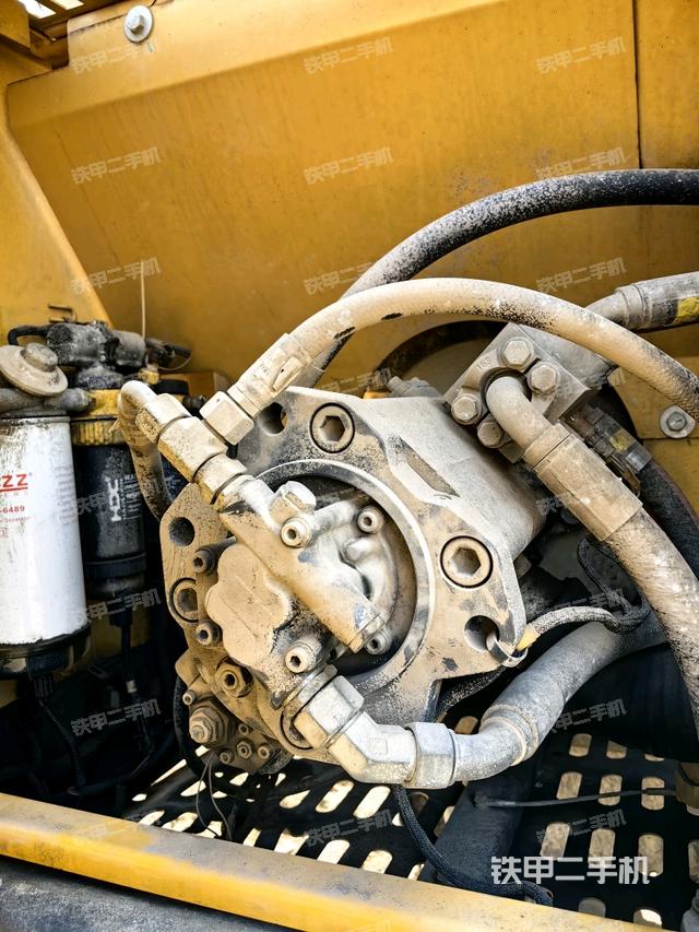 液壓泵斜45?左（大件艙室）