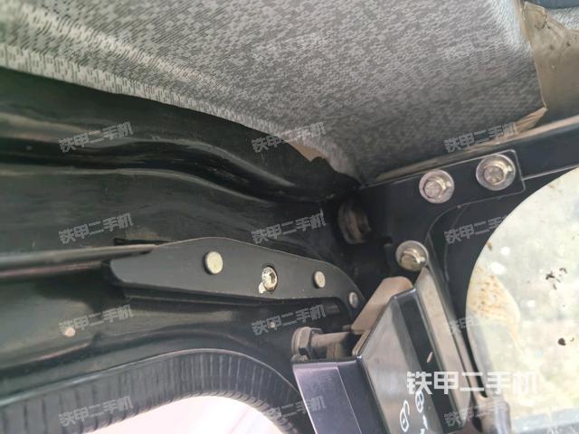 座椅左側(cè)控制臺/音響/含左手柄（駕駛室部分）