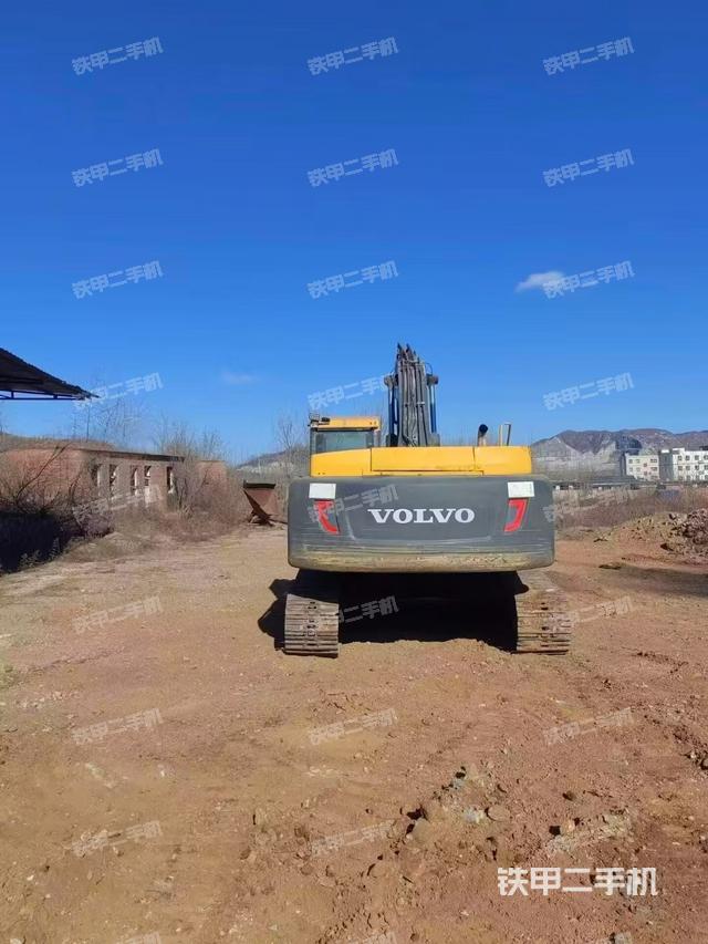 驾驶室顶部（整机外观）