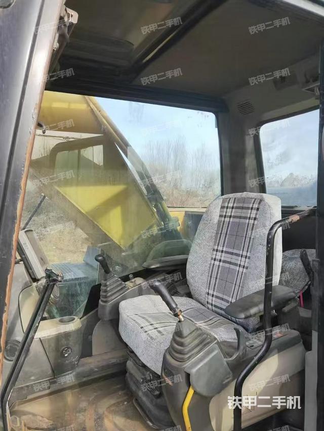 駕駛室整體（整機(jī)外觀）