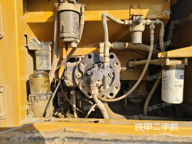 液壓泵斜45?左(大件艙室) 液壓泵斜45?左(大件艙室)